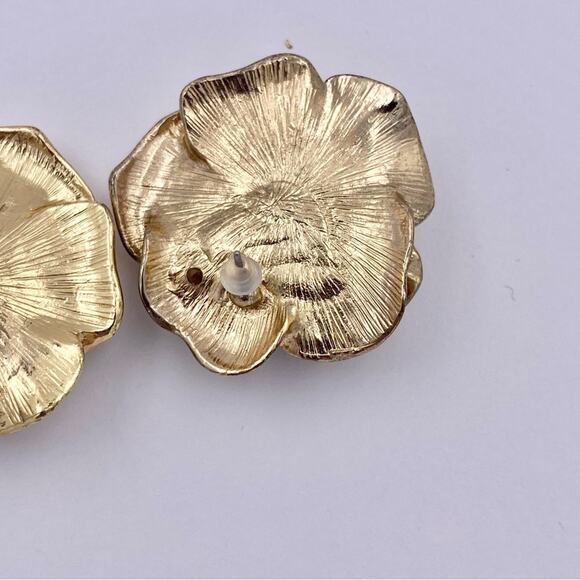 Vintage Large Textured Gold Tone Flower Rhinestone Earrings - Picture 11 of 12